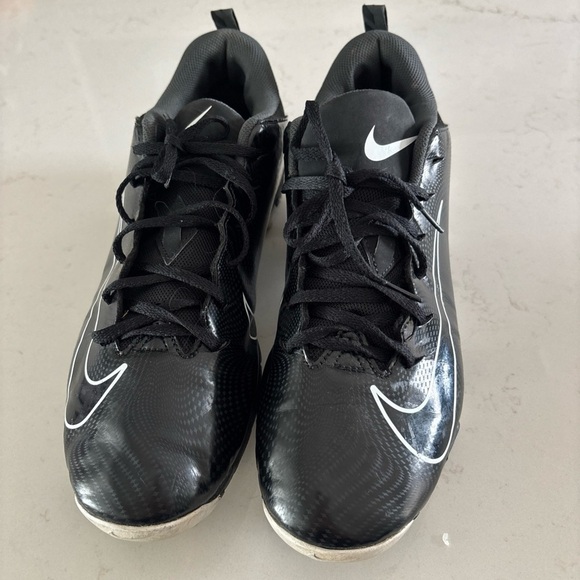 Nike Men\'s Black and White Athletic Shoes